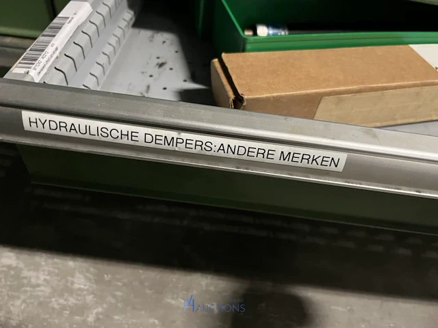 Partij pneumatische draaicilinders, grijpers en klemunits - afbeelding 55 van  175