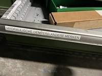 Partij pneumatische draaicilinders, grijpers en klemunits - afbeelding 55 van  175