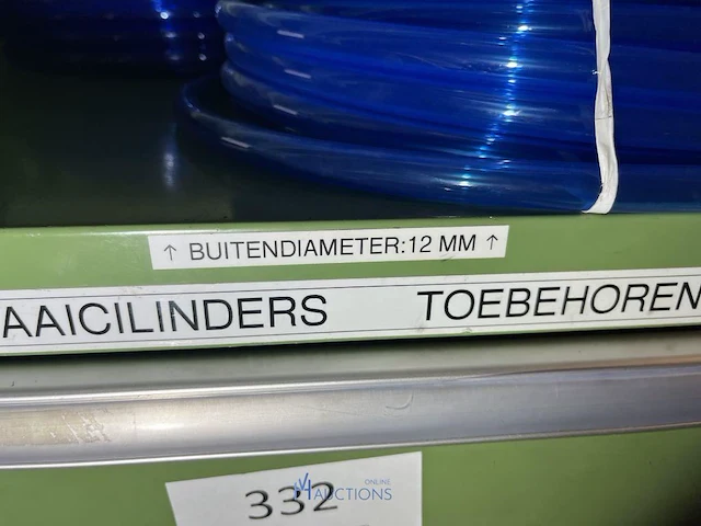 Partij pneumatische draaicilinders, grijpers en klemunits - afbeelding 77 van  175