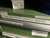 Partij pneumatische draaicilinders, grijpers en klemunits - afbeelding 68 van  175