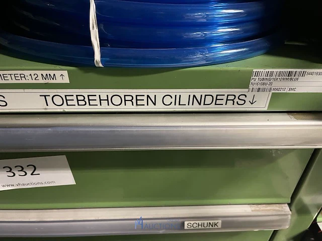 Partij pneumatische draaicilinders, grijpers en klemunits - afbeelding 79 van  175