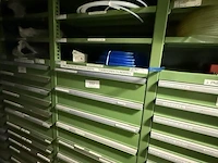 Partij pneumatische draaicilinders, grijpers en klemunits