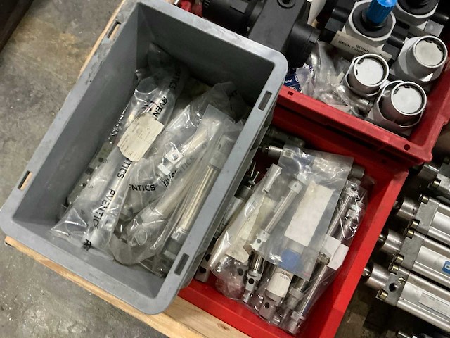 Partij pneumatische spare parts - afbeelding 3 van  6