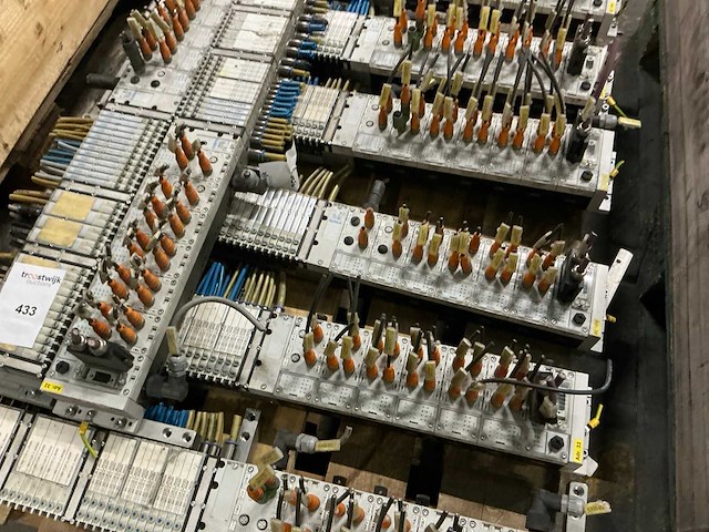 Partij pneumatische ventieleilanden - afbeelding 4 van  6