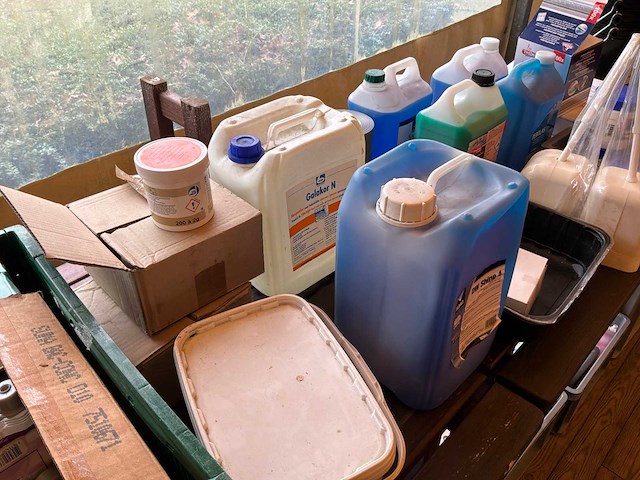 Partij poetsproducten & zeep - afbeelding 7 van  12