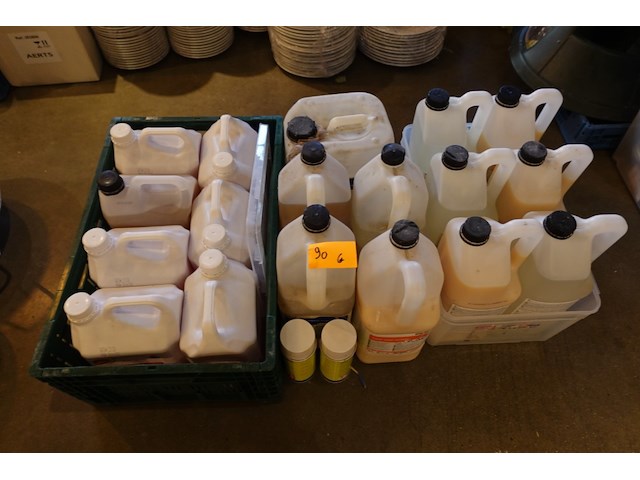 Partij poetsproducten - afbeelding 1 van  9