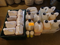 Partij poetsproducten - afbeelding 1 van  9