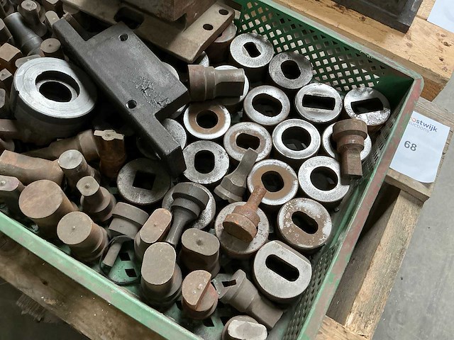 Partij ponsen- en matrijzen onderdelen - afbeelding 2 van  3