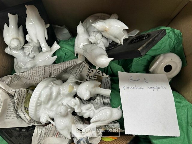Partij porseleinen beeldjes vogeltjes - afbeelding 1 van  3