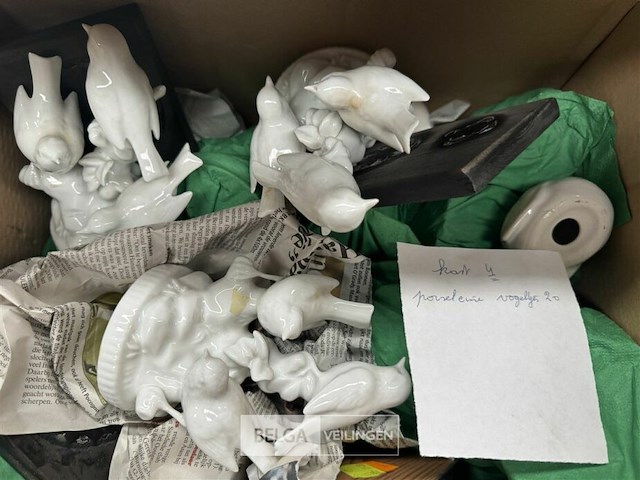 Partij porseleinen beeldjes vogeltjes - afbeelding 2 van  3