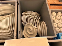 Partij porseleinen borden en schalen - afbeelding 6 van  10