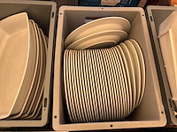 Partij porseleinen borden en schalen - afbeelding 8 van  10