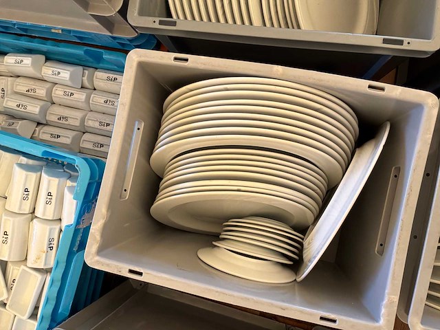 Partij porseleinen borden - afbeelding 5 van  7