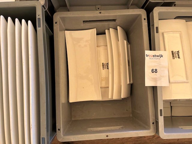 Partij porseleinen borden - afbeelding 3 van  10