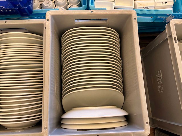 Partij porseleinen borden - afbeelding 7 van  10