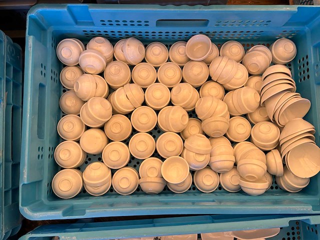 Partij porseleinen koffiekopjes en schaaltjes - afbeelding 8 van  8