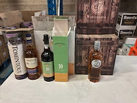 Partij porto, whisky en vodka - afbeelding 1 van  3