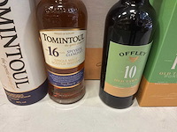Partij porto, whisky en vodka - afbeelding 2 van  3