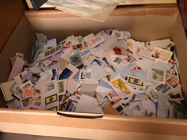 Partij postzegels - afbeelding 2 van  8