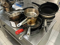 Partij potten en pannen - afbeelding 2 van  7