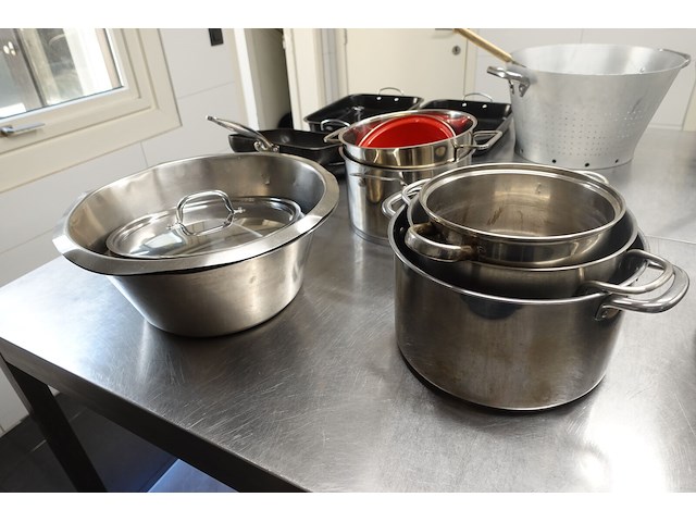 Partij potten,pannen en schalen - afbeelding 6 van  7