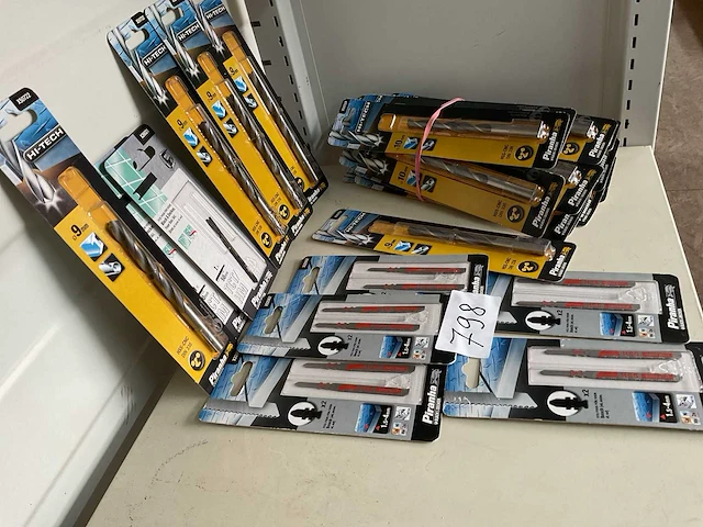 Partij professionele boren en zaagjes - afbeelding 8 van  8