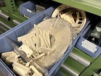Partij profielbevestigingen, ankers en machinehandwielen - afbeelding 21 van  119