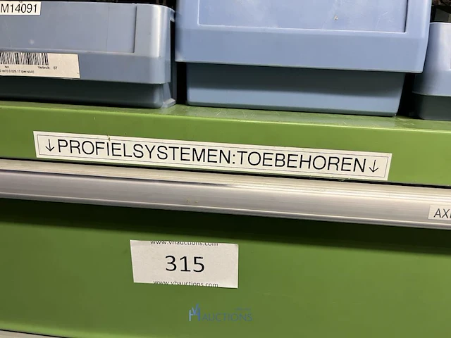 Partij profielbevestigingen, ankers en machinehandwielen - afbeelding 31 van  119