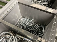 Partij profielbevestigingen, ankers en machinehandwielen - afbeelding 35 van  119
