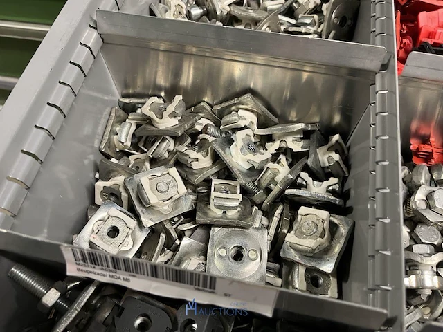Partij profielbevestigingen, ankers en machinehandwielen - afbeelding 40 van  119