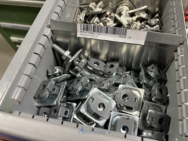 Partij profielbevestigingen, ankers en machinehandwielen - afbeelding 41 van  119