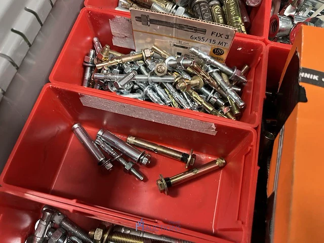 Partij profielbevestigingen, ankers en machinehandwielen - afbeelding 99 van  119