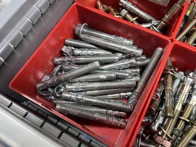 Partij profielbevestigingen, ankers en machinehandwielen - afbeelding 104 van  119