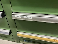 Partij profielbevestigingen, ankers en machinehandwielen - afbeelding 106 van  119