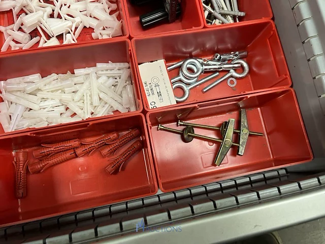 Partij profielbevestigingen, ankers en machinehandwielen - afbeelding 112 van  119