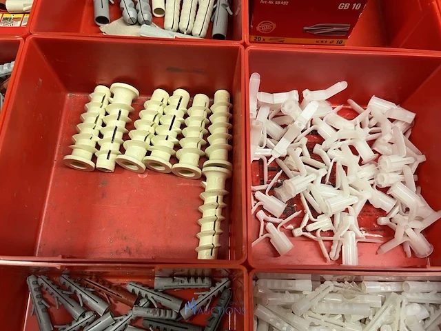 Partij profielbevestigingen, ankers en machinehandwielen - afbeelding 113 van  119