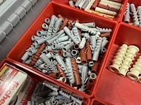 Partij profielbevestigingen, ankers en machinehandwielen - afbeelding 115 van  119