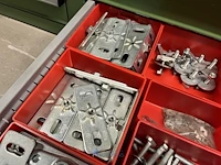 Partij profielbevestigingen, ankers en machinehandwielen - afbeelding 117 van  119
