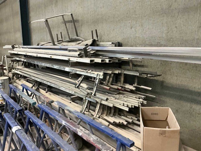 Partij profielen en opspangereedschap - afbeelding 1 van  4