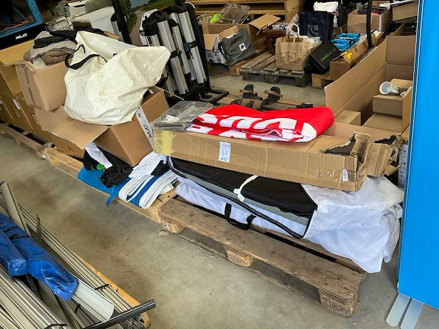 Partij promotie materiaal - afbeelding 1 van  10