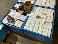 Partij pvc afsluiters - afbeelding 2 van  8