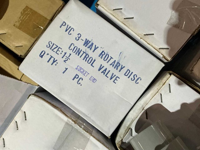 Partij pvc afsluiters - afbeelding 6 van  8