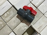 Partij pvc afsluiters - afbeelding 6 van  6