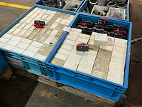 Partij pvc afsluiters - afbeelding 2 van  5