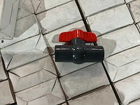 Partij pvc afsluiters - afbeelding 3 van  5