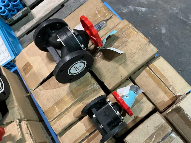 Partij pvc afsluiters - afbeelding 5 van  6