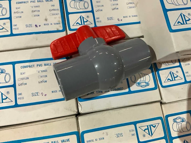 Partij pvc afsluiters - afbeelding 4 van  8