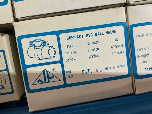 Partij pvc afsluiters - afbeelding 3 van  6