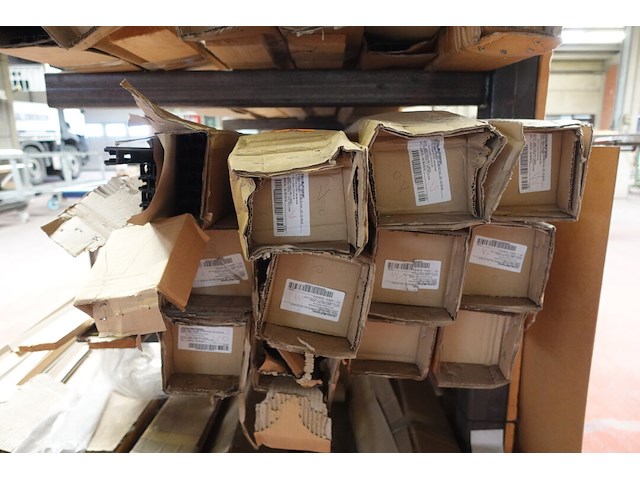 Partij pvc & aluminium - afbeelding 5 van  7