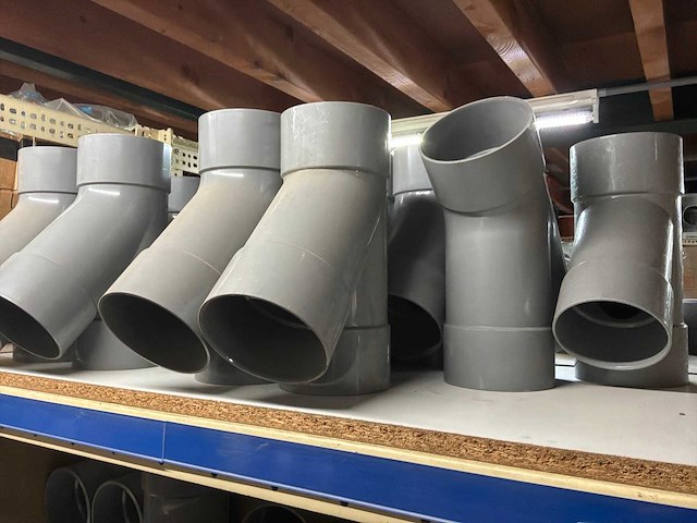 Partij pvc bochten en koppelstukken - afbeelding 6 van  27